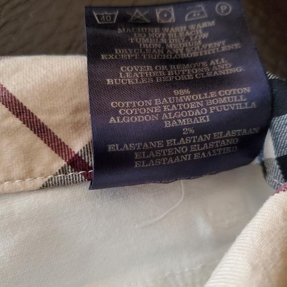 Burberry Women White Cropped/Capri Pants Size 4. - Picture 10 of 16